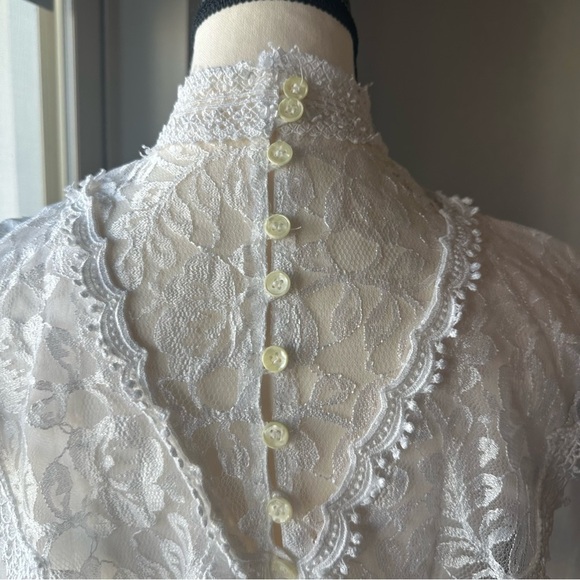 Handmade Irish Lace Woman’s Blouse - Size‎ Medium-Large - Made in Ireland - Picture 3 of 6